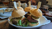 petit hamburger du Restaurant de spécialités alsaciennes Restaurant Les Chauvins Père & Fils à Strasbourg - n°2
