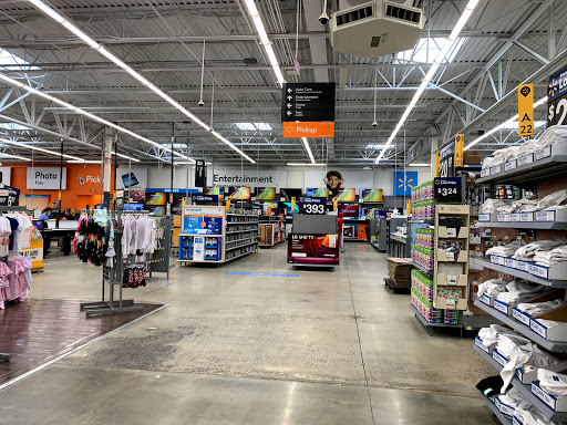 Discount Store «Walmart», reviews and photos, 910 Wolcott St, Waterbury, CT 06705, USA