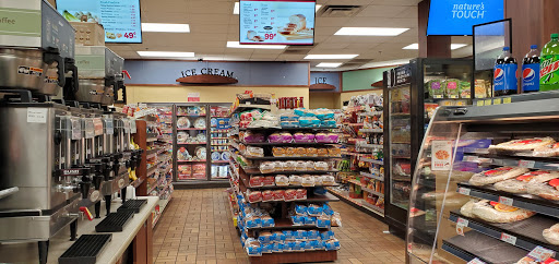 Convenience Store «Kwik Trip #411», reviews and photos, 1605 Annapolis Ln N, Minneapolis, MN 55441, USA