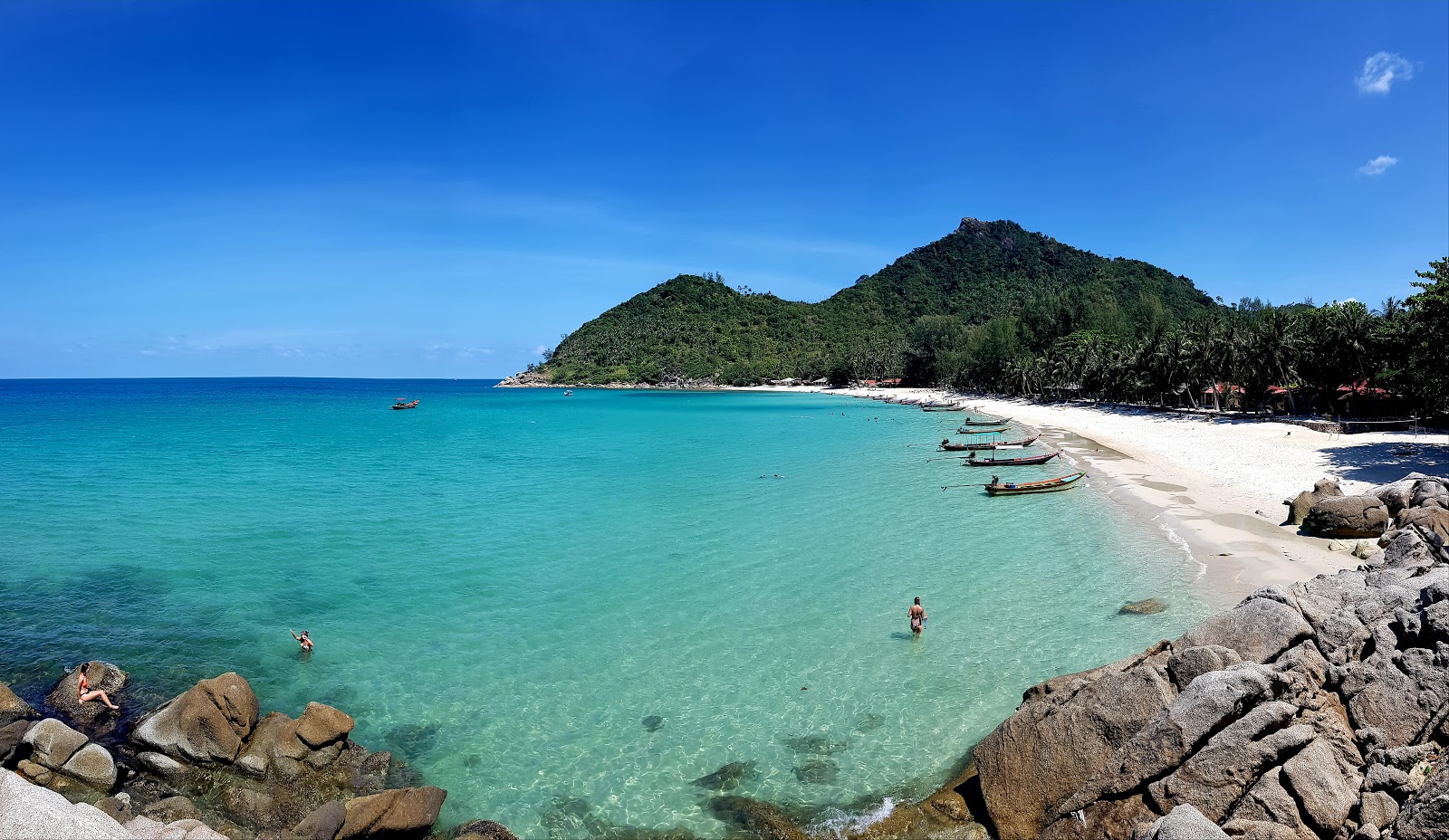Φωτογραφία του Bottle Beach με μπεζ άμμος επιφάνεια