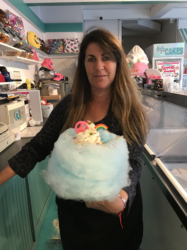 Frozen Yogurt Shop «Shock Ice Cream & Dessert Cafe», reviews and photos, 99 Main St, Westhampton Beach, NY 11978, USA