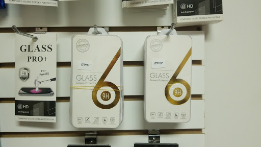 Cell Phone Store «I Phone Plus Repair», reviews and photos, 2500 Bardstown Rd #5, Louisville, KY 40205, USA