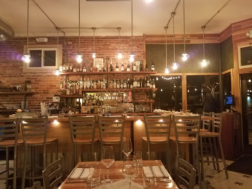 The Plimoth Find American restaurant in Jacksonville Near Location