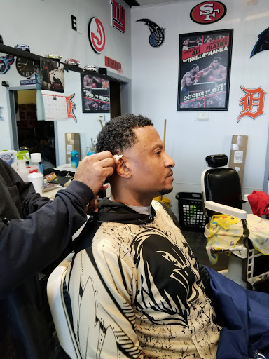 Barber Shop «20 and out barber shop», reviews and photos, 32871 Schoenherr Rd, Warren, MI 48088, USA