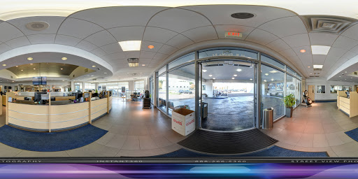 BMW Dealer «Thompson BMW», reviews and photos