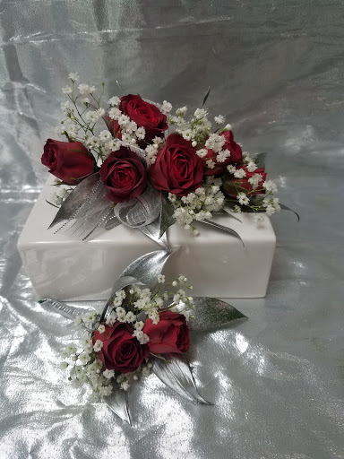 Florist «Addison Floral», reviews and photos, 58 E Lake St, Addison, IL 60101, USA