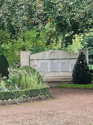 Monument aux morts du Cateau-Cambrésis à Le Cateau-Cambrésis