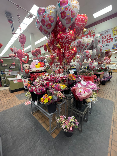 Grocery Store «Schnucks», reviews and photos, 1160 Shackelford Rd, Florissant, MO 63031, USA