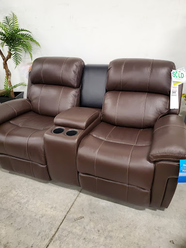 Outlet Store «Rooms To Go Outlet Furniture Store - Pearl River», reviews and photos, 63295 Old Military Rd, Pearl River, LA 70452, USA