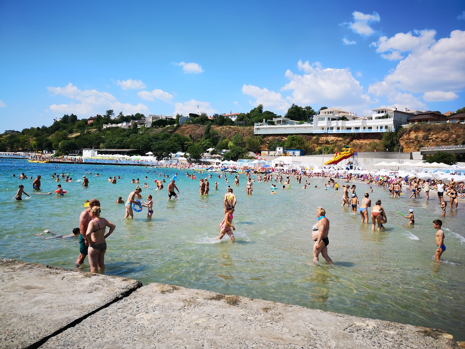 Photo de Plyazh Chayka avec petite baie