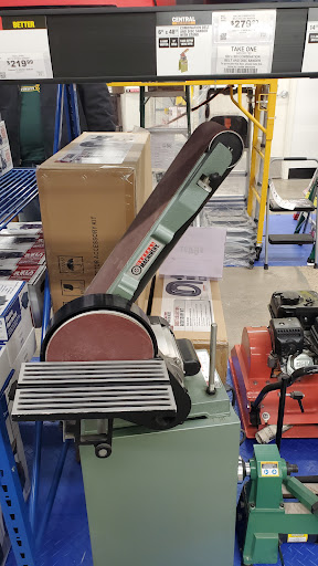 Hardware Store «Harbor Freight Tools», reviews and photos, 3207 Main Ave C, Fargo, ND 58103, USA