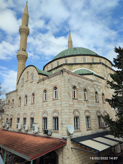 Küçük Çiğli Emine Sultan cami