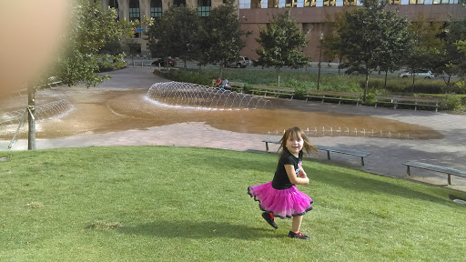 Park «Belo Garden», reviews and photos, 14 Main St & Griffin St. & Commerce St., Houston, TX 77002, USA