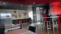 Atmosphère du Restaurant KFC Valenciennes Petite Forêt à Petite-Forêt - n°14