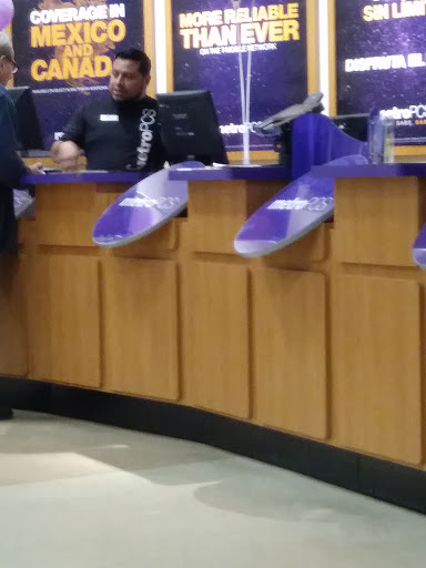 Cell Phone Store «MetroPCS Corporate Store», reviews and photos, 68 Rio Rancho Rd, Pomona, CA 91766, USA