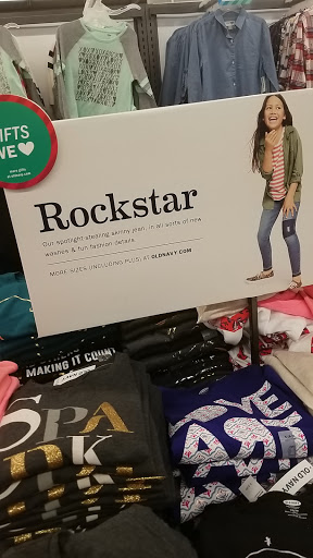 Clothing Store «Old Navy», reviews and photos, 5625 Bay St, Emeryville, CA 94608, USA