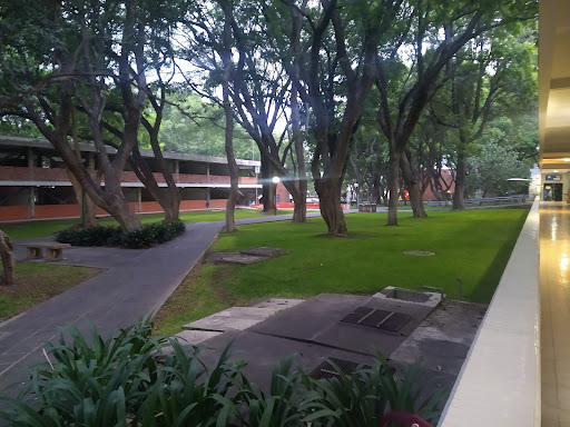 Escuela de graduados Tlaquepaque