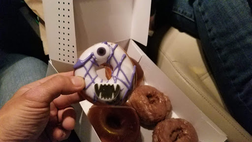Donut Shop «Krispy Kreme», reviews and photos, 3000 Bardstown Rd, Louisville, KY 40205, USA