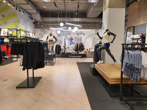 Sporting Goods Store «Nike Seattle», reviews and photos, 1500 6th Ave, Seattle, WA 98101, USA