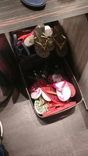 Fashion Accessories Store «Michael Kors», reviews and photos, 100 Citadel Dr #456, Commerce, CA 90040, USA