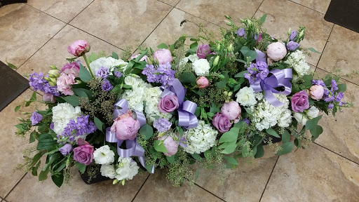 Florist «Flower Basket», reviews and photos, 302 N Lake St, Aurora, IL 60506, USA