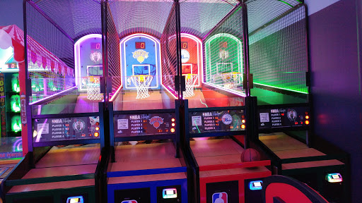 Bowling Alley «Brunswick Zone Lowell Lanes», reviews and photos, 647 Pawtucket Blvd, Lowell, MA 01854, USA