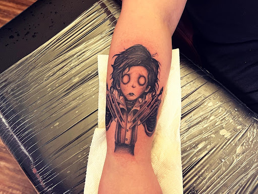 Tattoo Shop «Mountainside Tattoo & Piercing VT», reviews and photos, 55 Square, Bellows Falls, VT 05101, USA