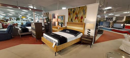 Outlet Store «Rooms To Go Outlet Furniture Store - Clearwater», reviews and photos, 21411 US-19, Clearwater, FL 33759, USA