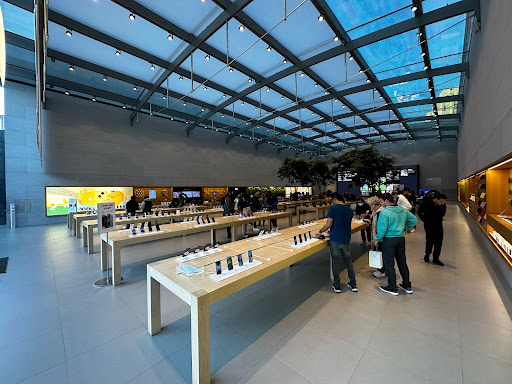 Apple Third Street Promenade image