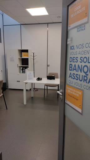 La Poste - Centre d’examen du code de la route à Landerneau, Finistère