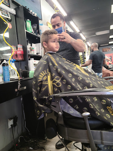 Barber Shop «Dream Team Barber Shop», reviews and photos, 7107 Turfway Rd, Florence, KY 41042, USA