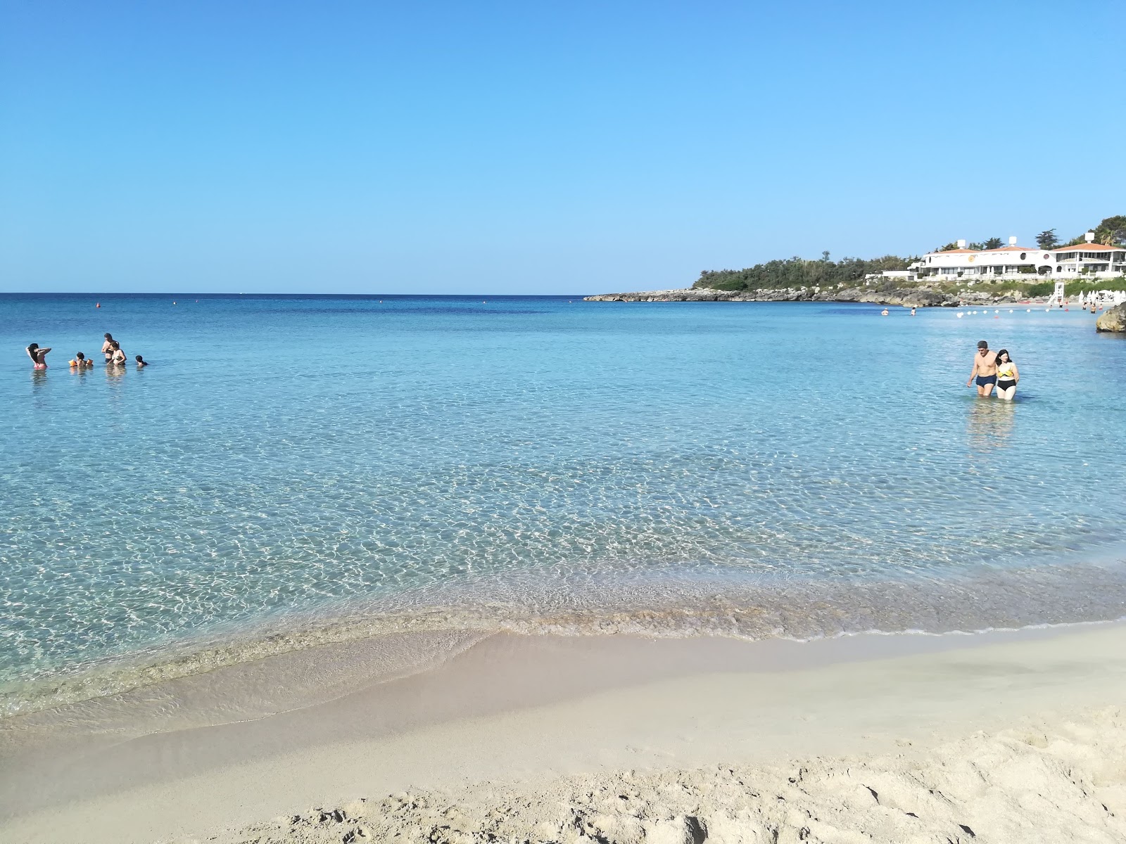 Photo de Plage de Baia delle Canne avec plusieurs baies spacieuses