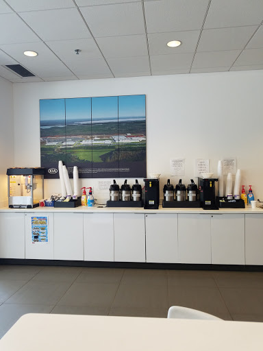 Car Dealer «Kia of Bedford», reviews and photos, 18180 Rockside Rd, Bedford, OH 44146, USA