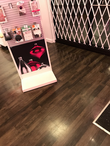 Cell Phone Store «T-Mobile», reviews and photos, 35020 Newark Blvd, Newark, CA 94560, USA