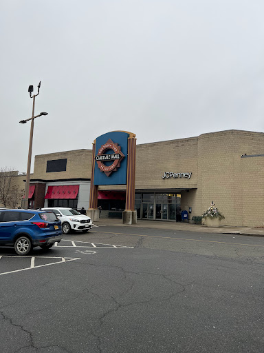 Shopping Mall «Oakdale Mall», reviews and photos, Harry L Dr #601-635, Johnson City, NY 13790, USA