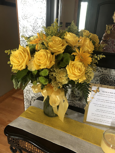 Florist «The Village Flower Shop», reviews and photos, 132 S Addison St, Bensenville, IL 60106, USA