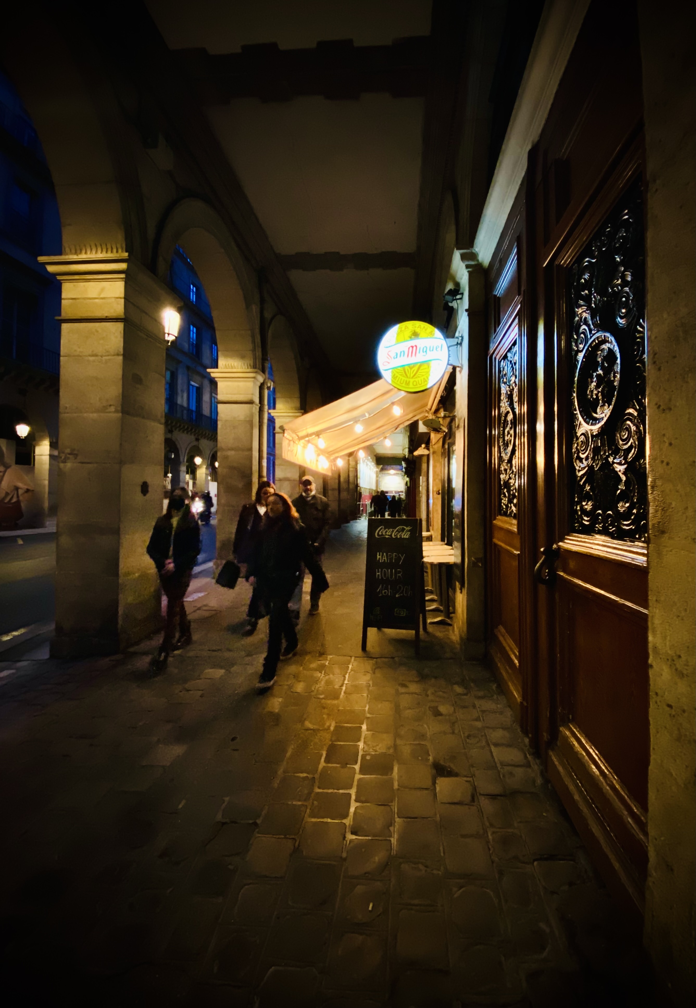 Photo n° 2 de l'avis de Streetmoodparis. fait le 12/12/2021 à 17:51