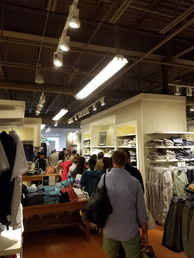 Clothing Store «Banana Republic», reviews and photos, 1 Premium Outlet Blvd, Tinton Falls, NJ 07753, USA