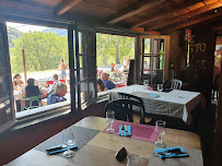 Atmosphère du Restaurant Le Resto du Village à Vallon-Pont-d'Arc - n°11