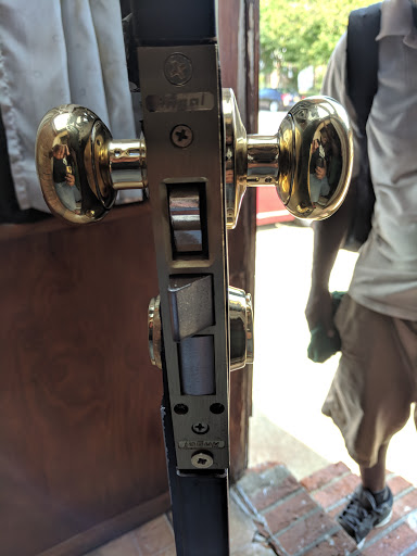 Locksmith «Star Gate Locksmith Inc.», reviews and photos, 143 N Main St, Freeport, NY 11520, USA