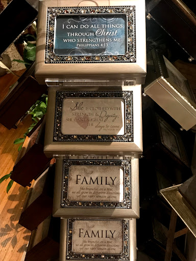 Gift Shop «Pathelen Flower & Gift Shop, Inc», reviews and photos, 1038 Main St, Shelbyville, KY 40065, USA