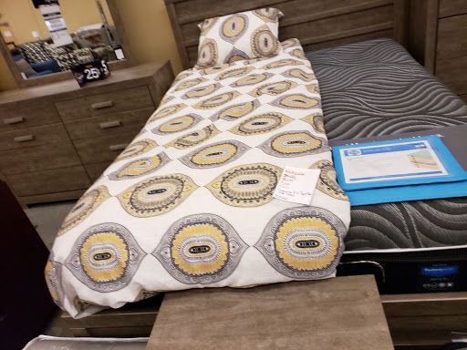 Furniture Store «Ashley Furniture HomeStore», reviews and photos, 14810 North Freeway #100, Houston, TX 77090, USA