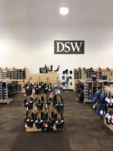 Shoe Store «DSW Designer Shoe Warehouse», reviews and photos, 15020 N Dale Mabry Hwy, Tampa, FL 33618, USA