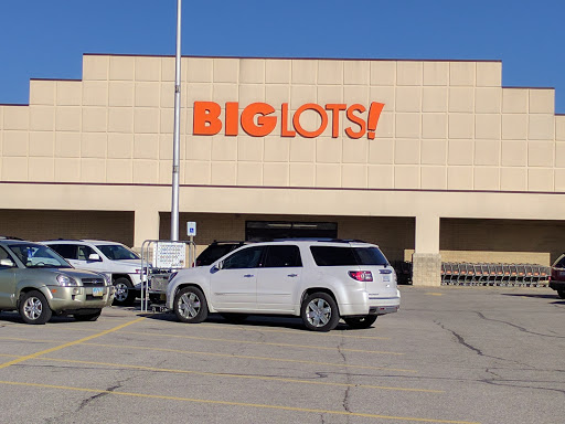 Big Lots, 15177 Pearl Rd, Strongsville, OH 44136, USA, 