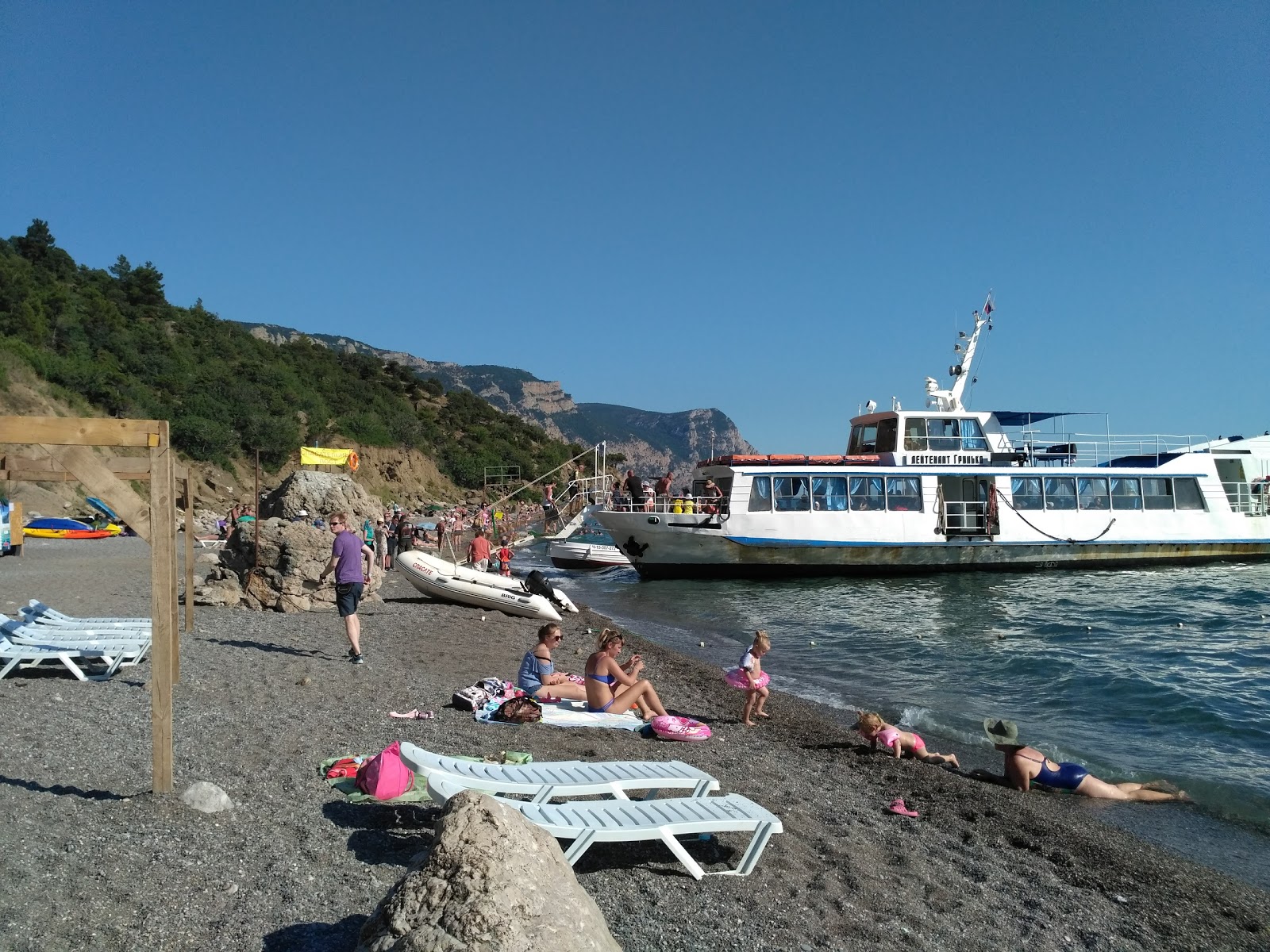 Silver beach'in fotoğrafı - rahatlamayı sevenler arasında popüler bir yer