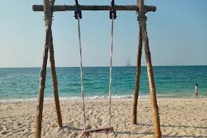 Al Hamriyah Public Beach image