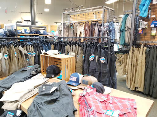 Camping Store «REI», reviews and photos, 11581 Fountains Dr, Maple Grove, MN 55369, USA