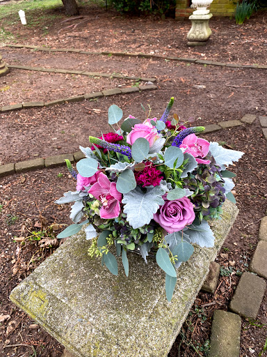 Florist «Guilford White House Florist», reviews and photos, 966 Boston Post Rd, Guilford, CT 06437, USA