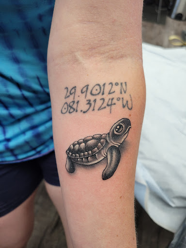 Explore half sleeve tattoo design ideas, creative tattoo ideas in Honolulu, available at Tattoolicious Tattoo Waikiki