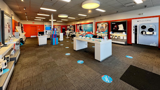 Cell Phone Store «Spring Mobile AT&T Authorized Retailer», reviews and photos, 1095 Kennedy Rd #7a, Windsor, CT 06095, USA